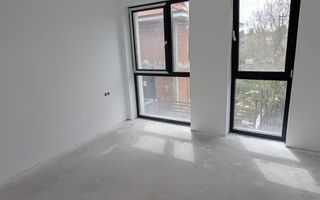 Apartament Ultrafinisat 3 camere-balcon-etaj 1-lift-Calea Moldovei - Poză 5