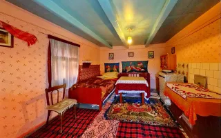 Casa traditionala+ domeniu de 2.900 mp,livada, anexe:refugiu apreciabil Craiesti - Poză 11