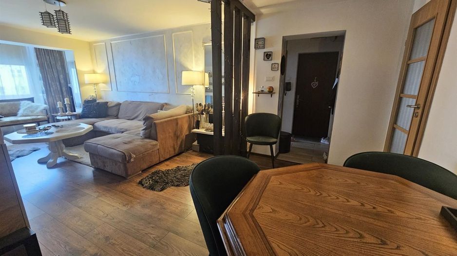 Apartament 3 camere Cetate et.3 pivnita bloc caramida - Poză 2