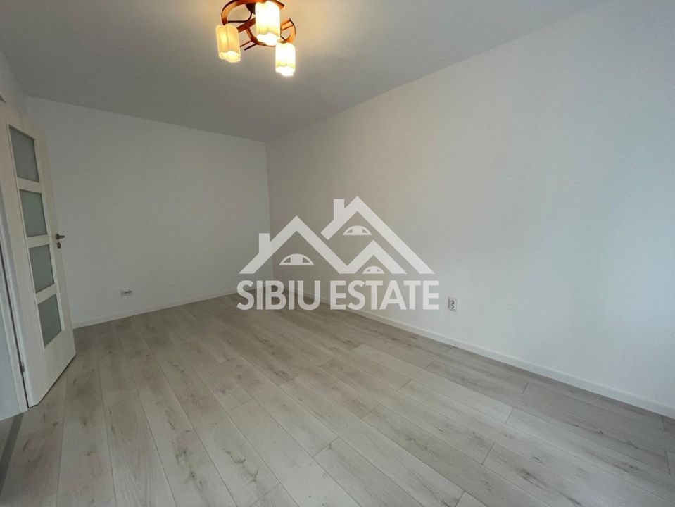 Apartament decomandat cu 2 camere, balcon, etaj 3, recent renovat, -Sibiu - Poză 16