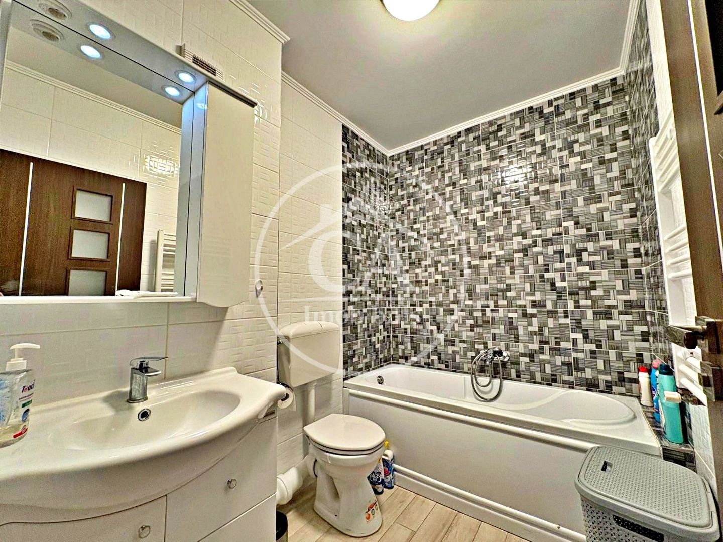 Apartament de Inchiriat cu 2 camere in zona Nufărul, Oradea - Poză 4