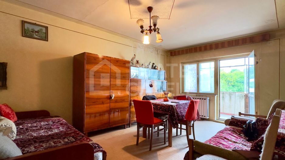 Apartament cu 2 camere pe Strada Plopilor - Poză 1