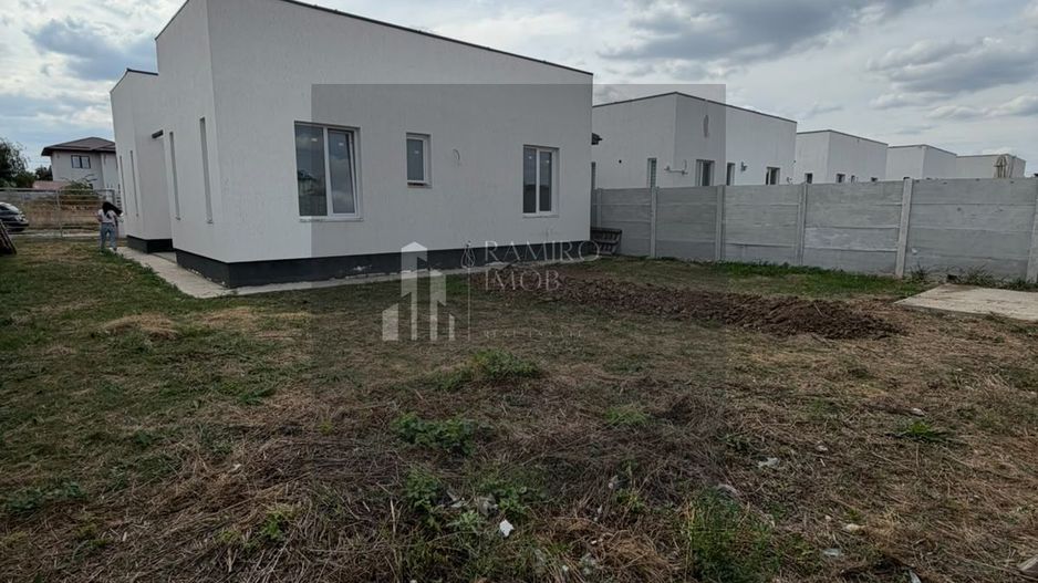 Casă individuală 4 camere la cateva  minute de primarie comuna Berceni - Poză 3