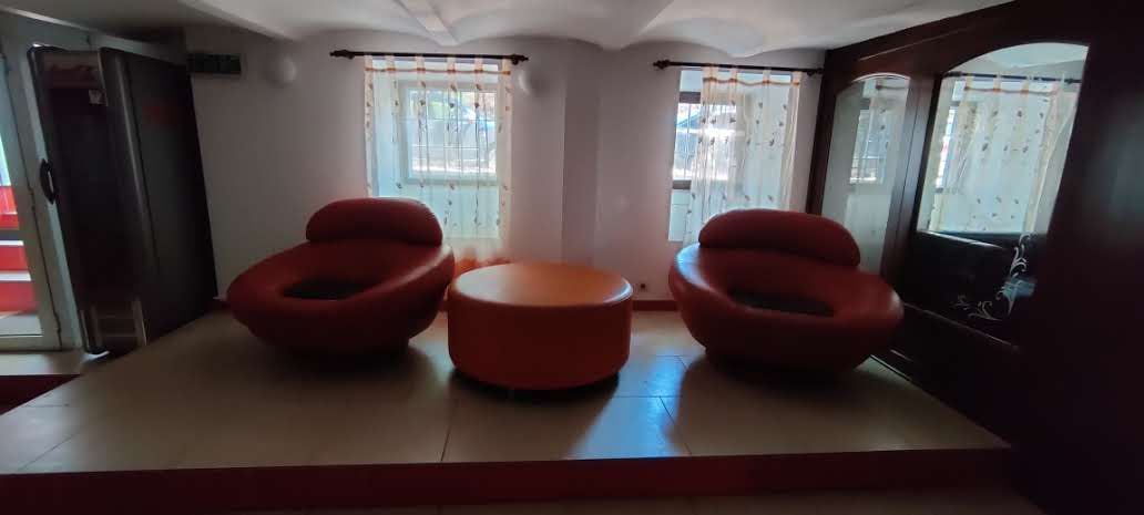 IDEAL PENTRU SALON INFRUMUSETARE / RESTAURANT/BAR/GRADINITE - Poză 18