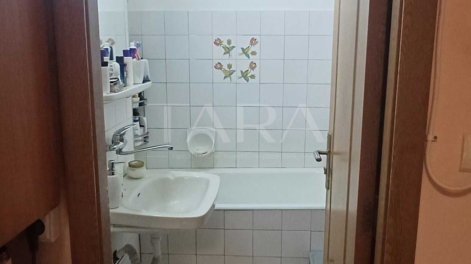 Apartament cu 2 camere, etaj intermediar, lift și balcon, zona Minerva - Poză 7
