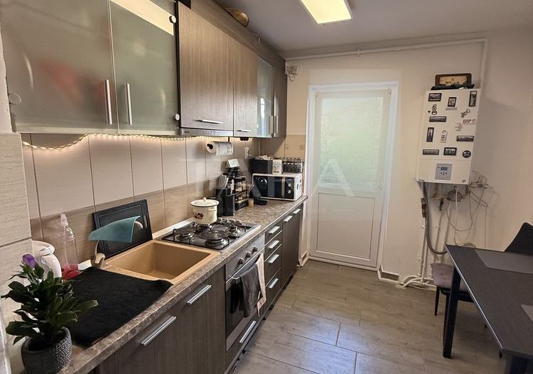 Apartament 2 camere decomandat, parcare, Grigorescu – etaj intermediar - Poză 3