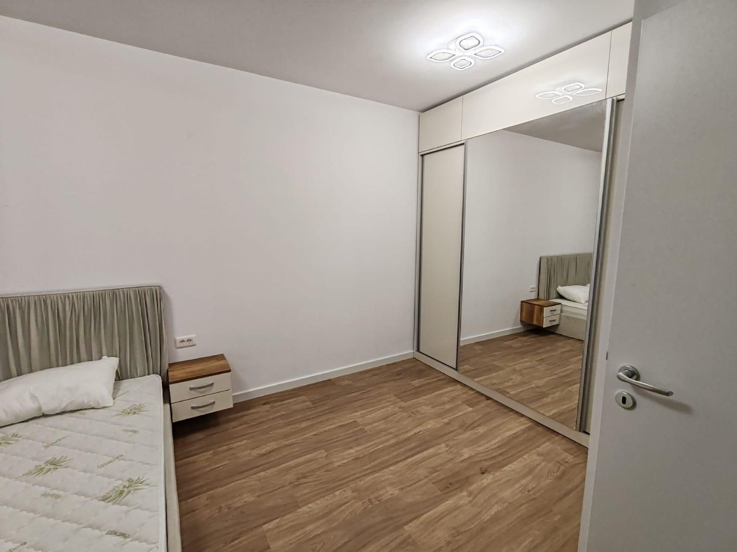 AP. 3 CAMERE- METALURGIEI, PARCARE INCLUSA, PRIMA INCHIRIERE, MODERN - Poză 6
