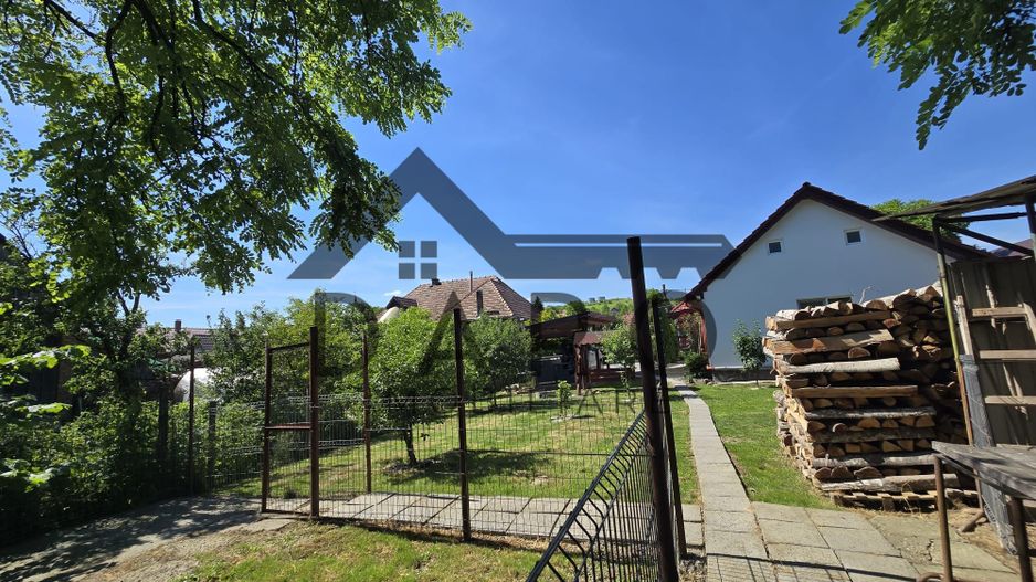 Casa in Livezeni , 140  mp utili , in centrul localitatii . - Poză 2