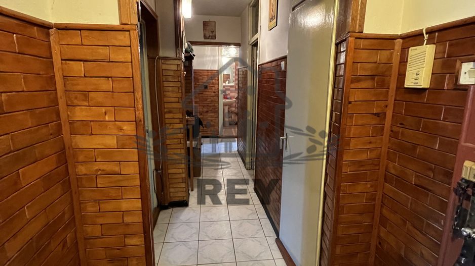 Apartament 4 camere decomandate 4 balcoane etaj 1 Str. Bâlea/Sibiu - Poză 2