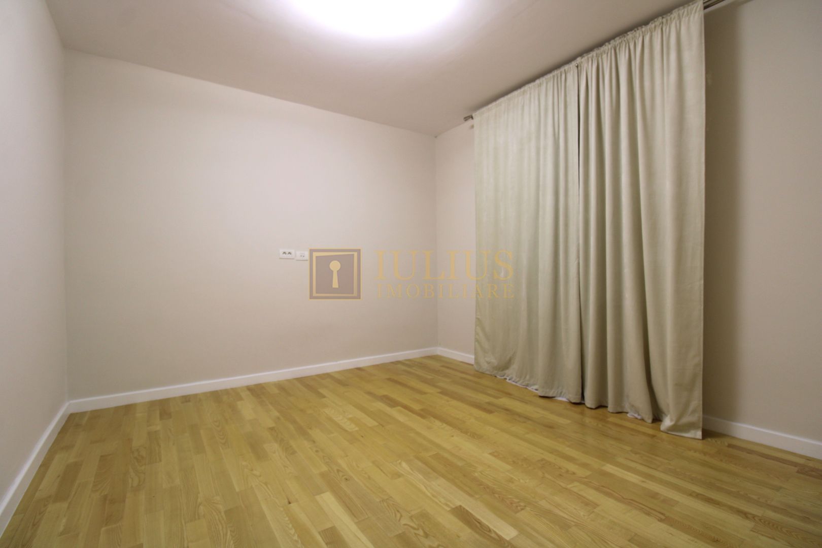 Casa in Ghiroda, 5 camere, 2 bai. - Poză 13