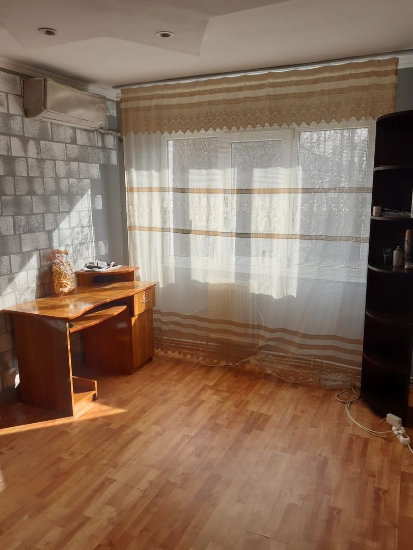 Apartament 4 camere, etaj 1, orientare sudică – Micro 39 A - Poză 1