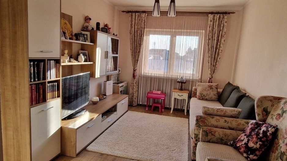 Apartament spatios cu patru camere zona -Bucovina - Poză 11