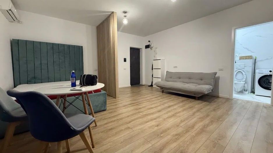STUDIO PIPERA - PARCARE INCLUSA, CENTRALA PROPRIE, BUCATARIE INCHISA - Poză 3