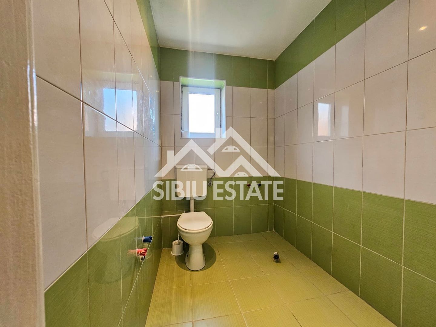 Casa Sibiu central 5 camere, 4 bai - Poză 17