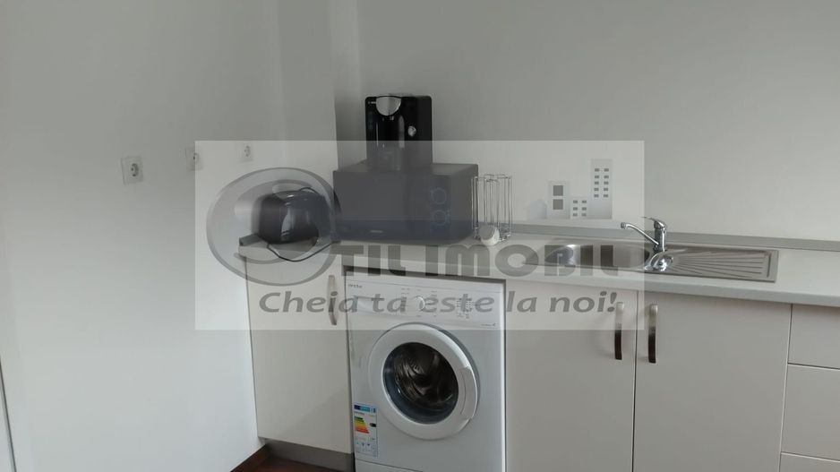 APARTAMENT  ULTRACENTRAL - MOBILAT si UTILAT - 121.000euro - Poză 9