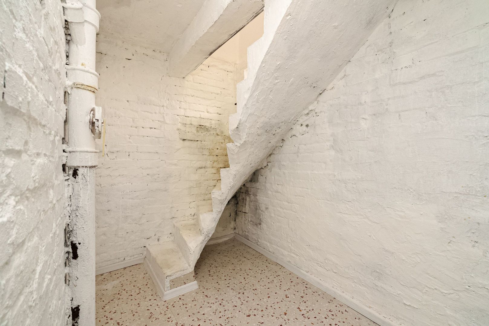 Piata Muncii, casa 87 mp totali, 179 mp curte libera, ideala birouri - Poză 30