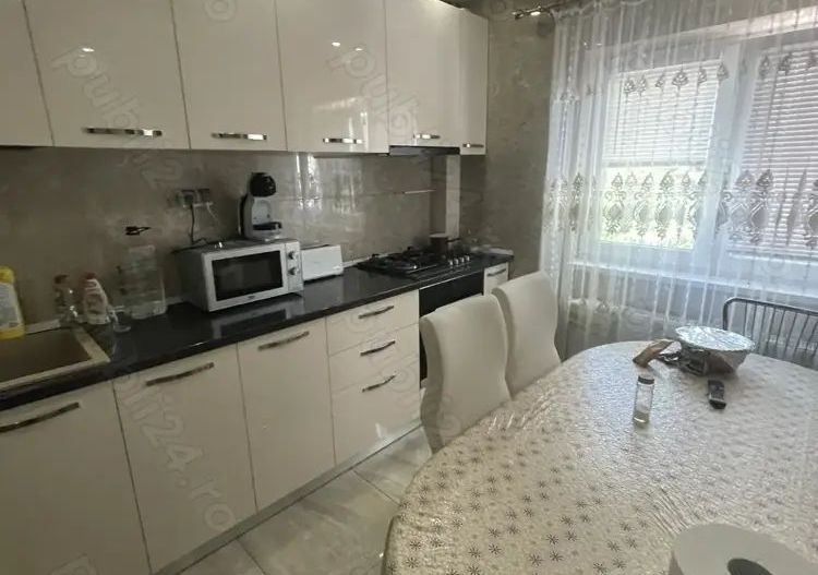 De vanzare apartament 3 camere - zona doamna Ghica - Poză 3