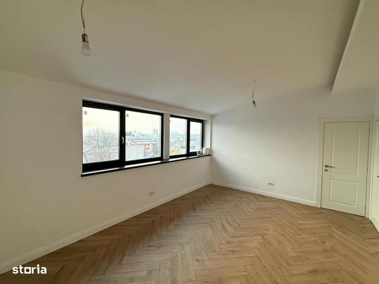 APARTAMENNT MANSARDA  BLOC NOU ZONA DOMENI - Poză 2