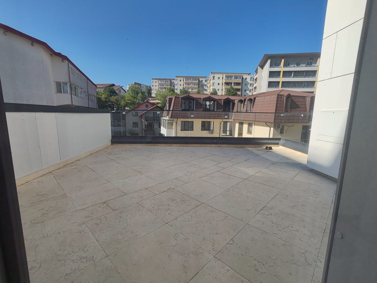 Apartament 2 camere cu terasa incalzita-84mp-145000euro- Pacurari - Poză 8