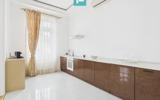 Apartament deosebit în clădire istorică central - Poză 25
