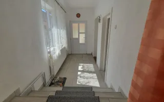 Casă spațioasă de vânzare în comuna Roșia .COMISION 0% - Poză 11