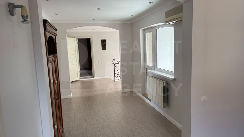 Chirie, casă, 2 nivele, 5 camere, str-la Nucarilor, Telecentru - Poză 6