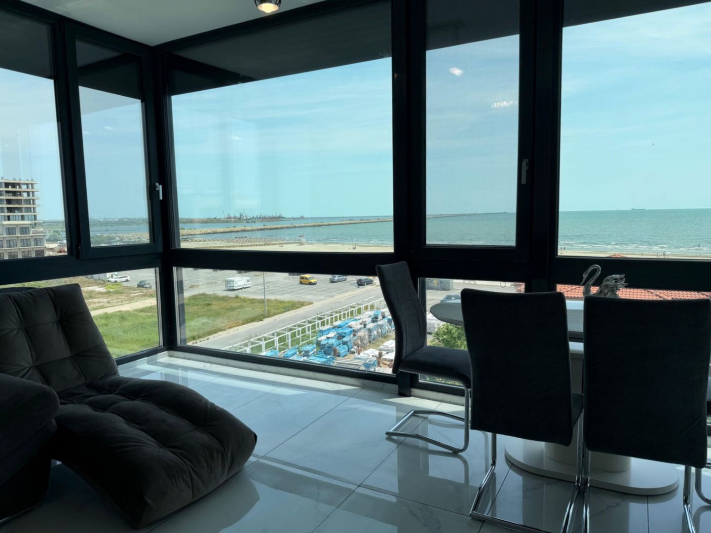 Penthouse Mamaia + 2 terase + curte 3 locuri de parcare - Poză 2