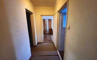 De vanzare apartament 3 camere, etaj 1, Cetate - Poză 10