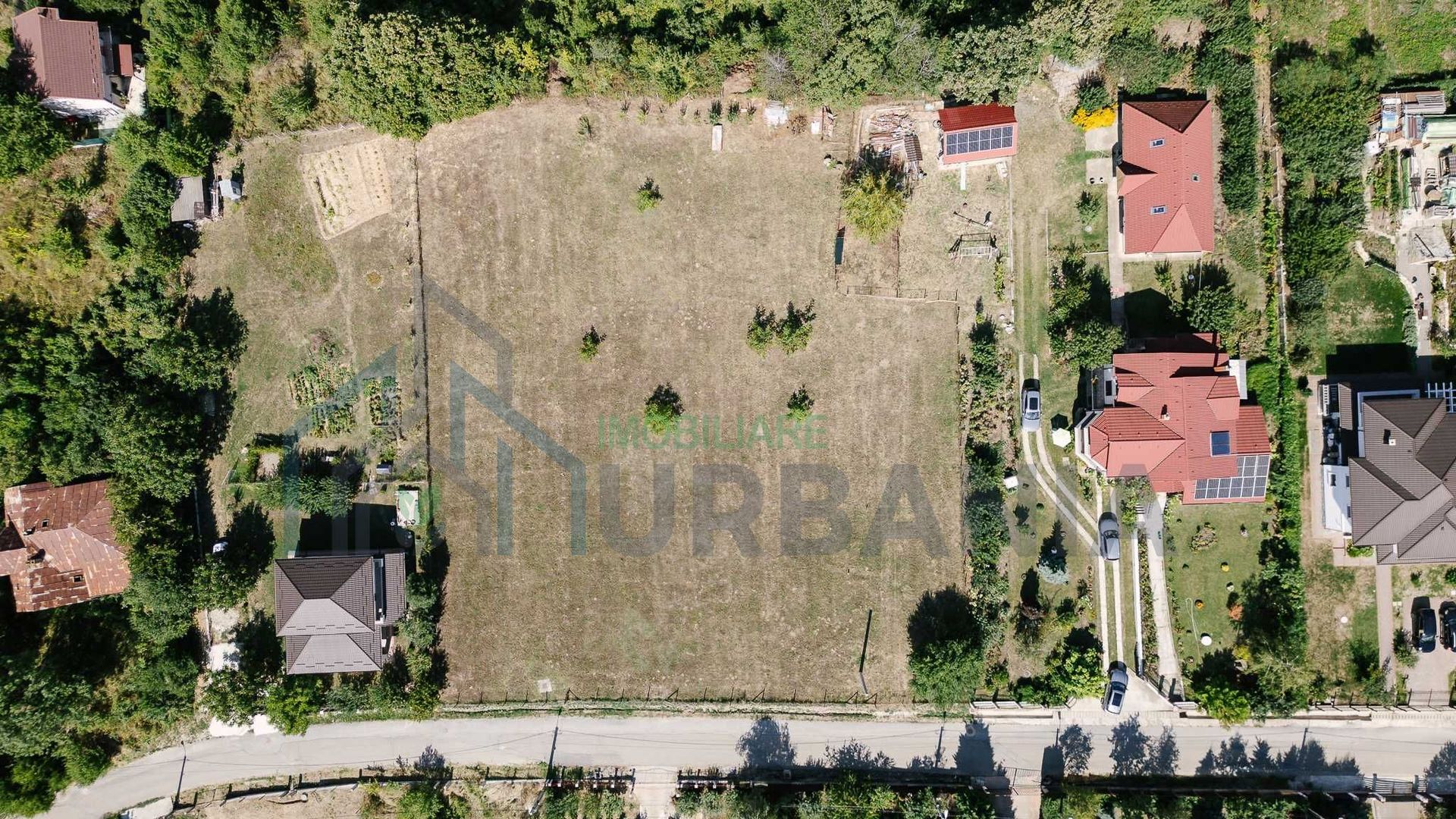 Proprietate generoasă în Bucium, Iași – casă de 300 mp cu teren și construcții secundare - Poză 5