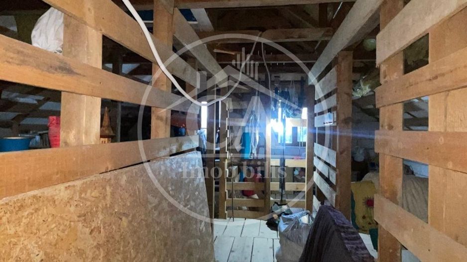 Casa de vânzare cu 7 camere in zona Nufarul, Oradea - Poză 25