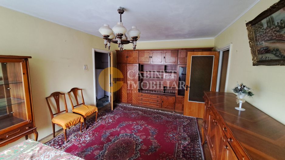 100 mp Ultra-Central: Apartament 4 Camere pe Bd. Independenței (Fără Risc) - Poză 1