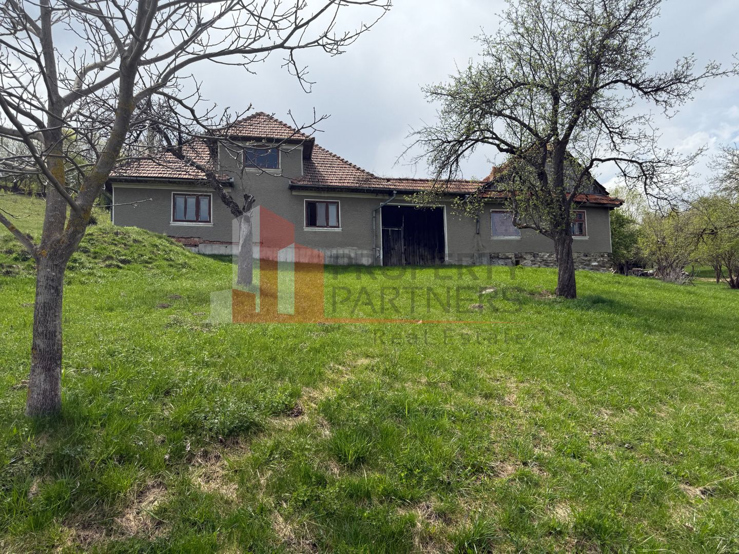 Casă tradițională sat Poarta, comuna Bran teren 1000 mp - Poză 5
