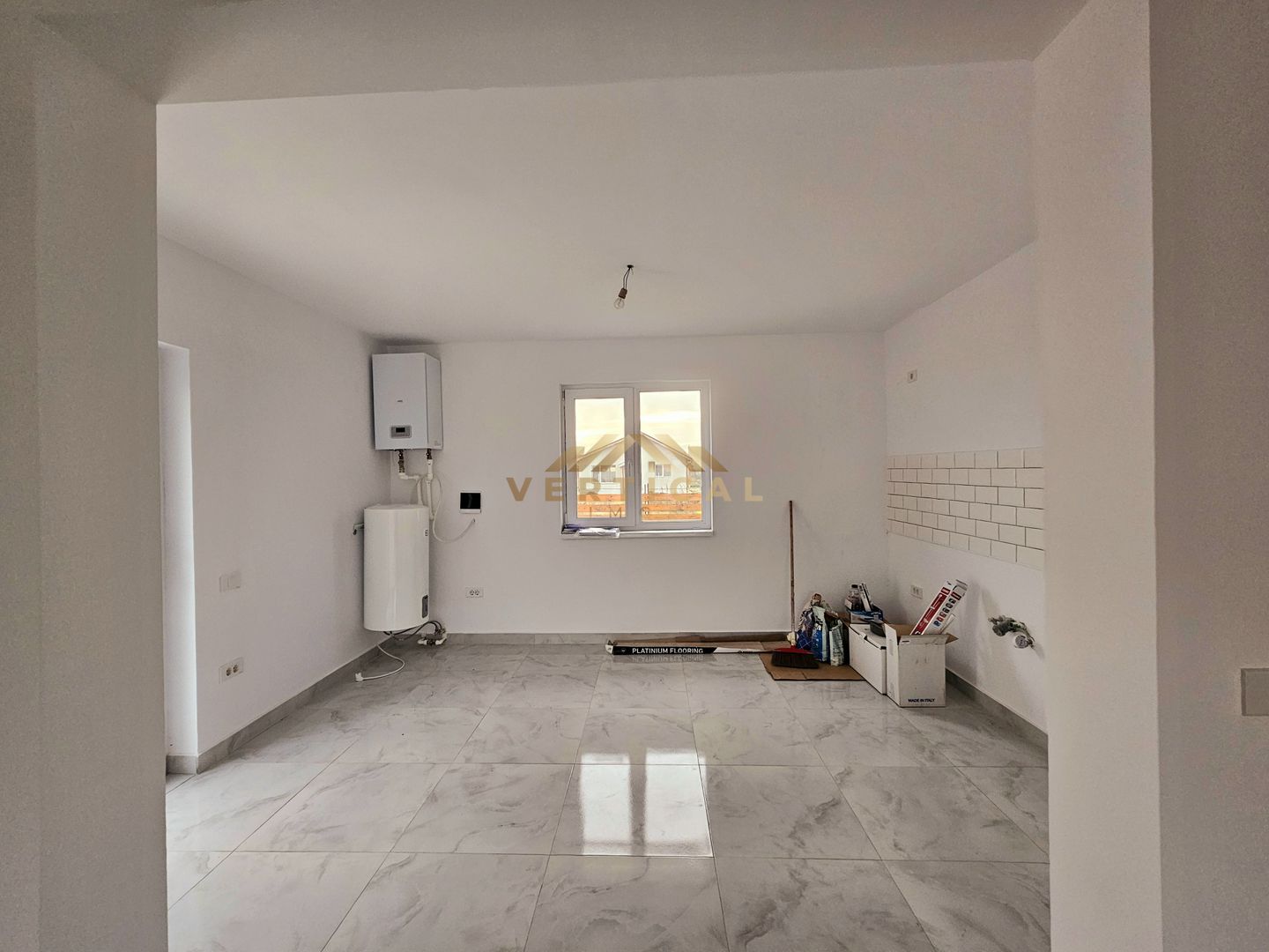 Casa pe un singur nivel cu 3 camere - com Berceni - Poză 6