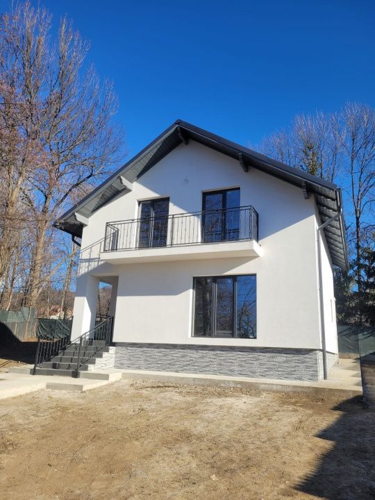 Casa noua, P+M, 4 camere, terasa, teren 500 m2, central, Cornu - Poză 1