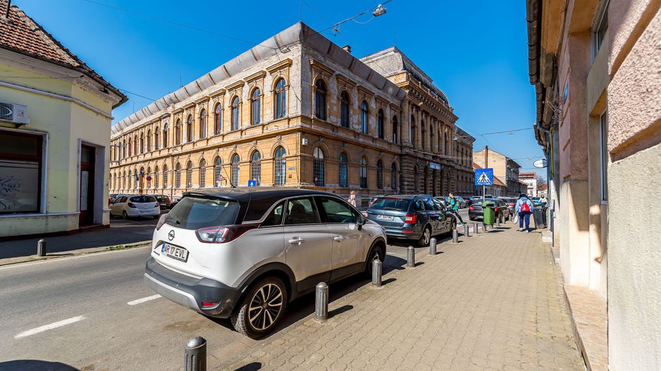 Locuință și Business pe Str. L. Blaga, Arad, Spațiu + Apartament - Poză 13