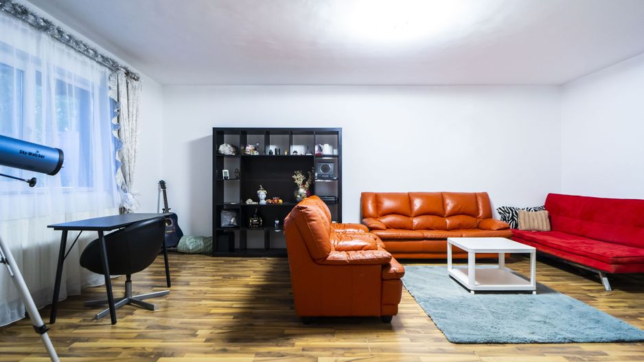 Ciorogarla, stradal, spatiu birou / sediu firma / pretabil investitie - Poză 7