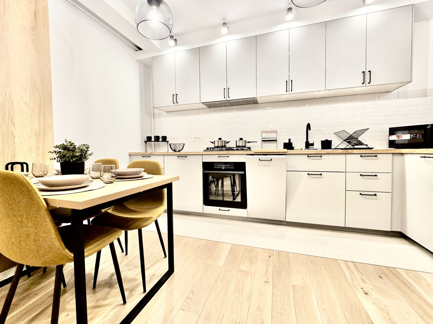 Apartament vibrant și primitor, prima închiriere, în Monarch Residence - Poză 4