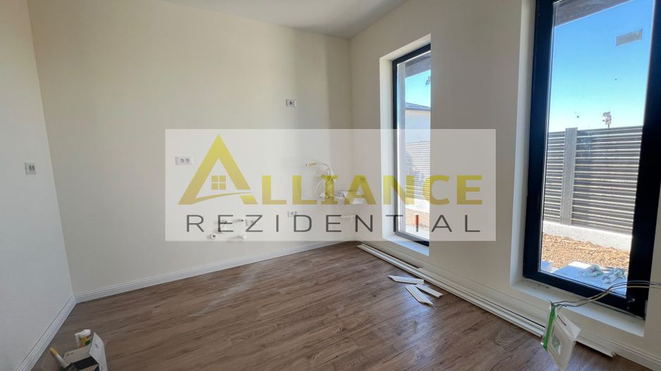 Casa Individuala - 4 camere - 300 MP TEREN-STR.MIORITA - Poză 8
