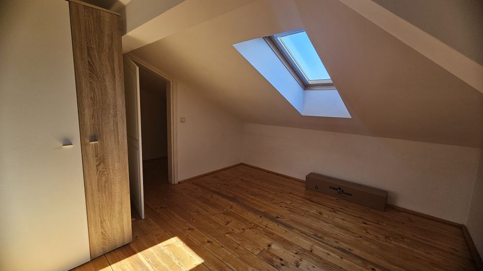 Apartament de inchiriat 6 camere 179 mp Etaj 2 + mansardă - Poză 23