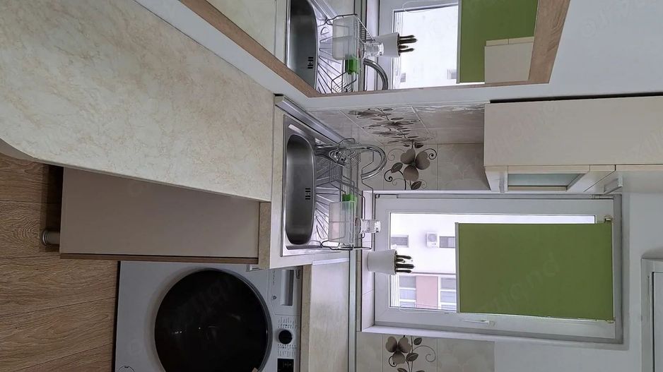 Apartament 2 camere, decomandat, Cetate, bulevard - Poză 3