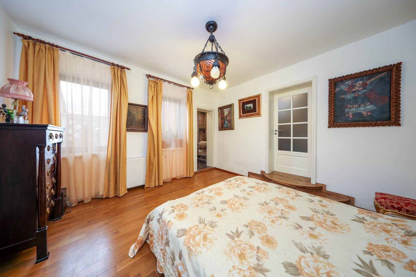 Casă deosebită de vânzare în centrul Brașovului - Poză 23