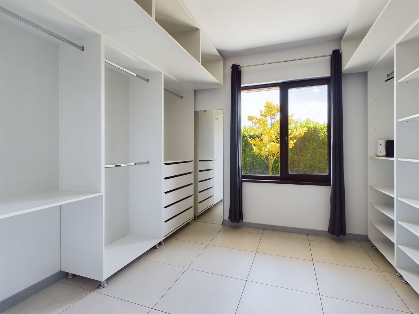 Vilă modernă cu 5 camere în Curtici - Poză 21