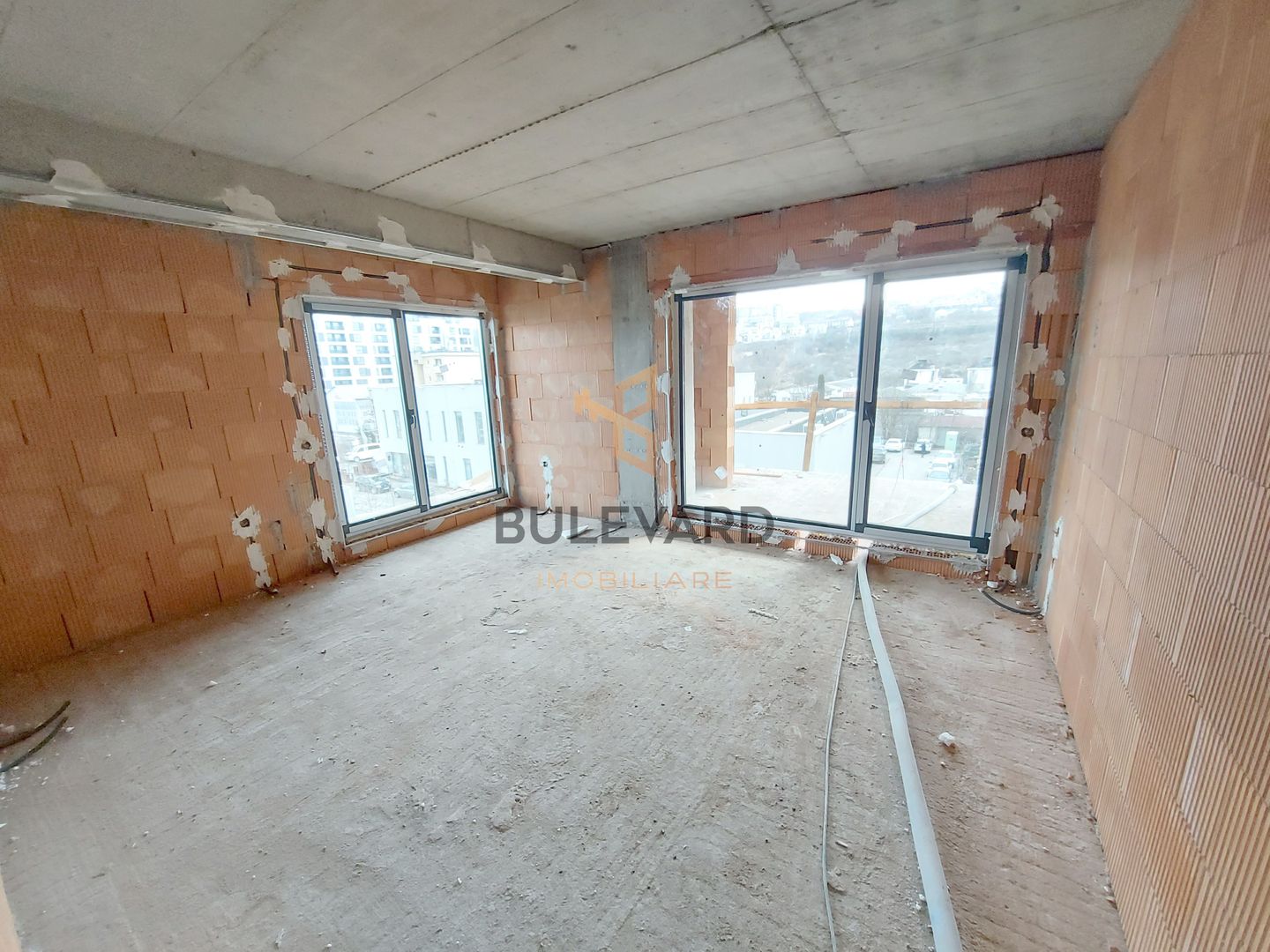 Apartament cu 3 camere+garaj+ 2 terase la 5 minute de Vivo! - Poză 4