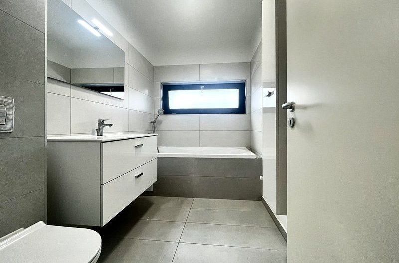 Apartament 3 camere, spațios si modern, terasa 20 mp, la intrare in Dumbrăvița - Poză 15