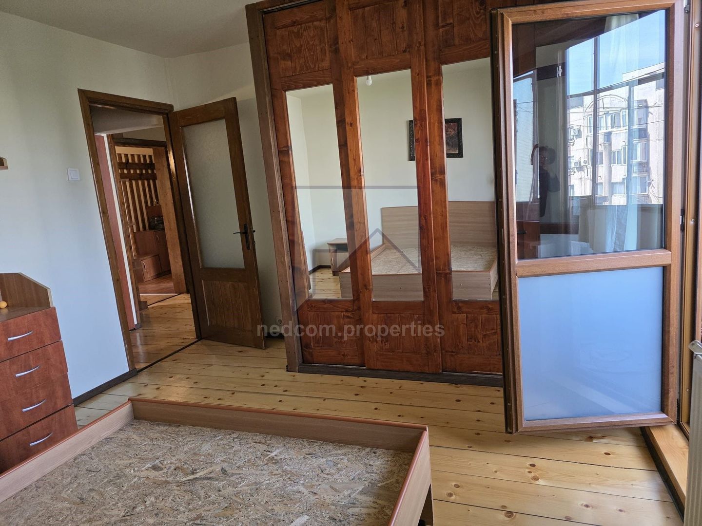 Inchiriere apartament 3 camere str. Novaci - Sebastian - Poză 12