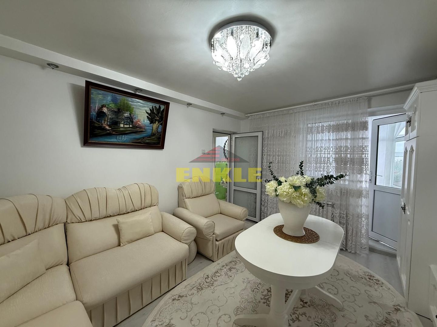 DE VÂNZARE – Apartament cu doua camere complet renovat - Poză 2