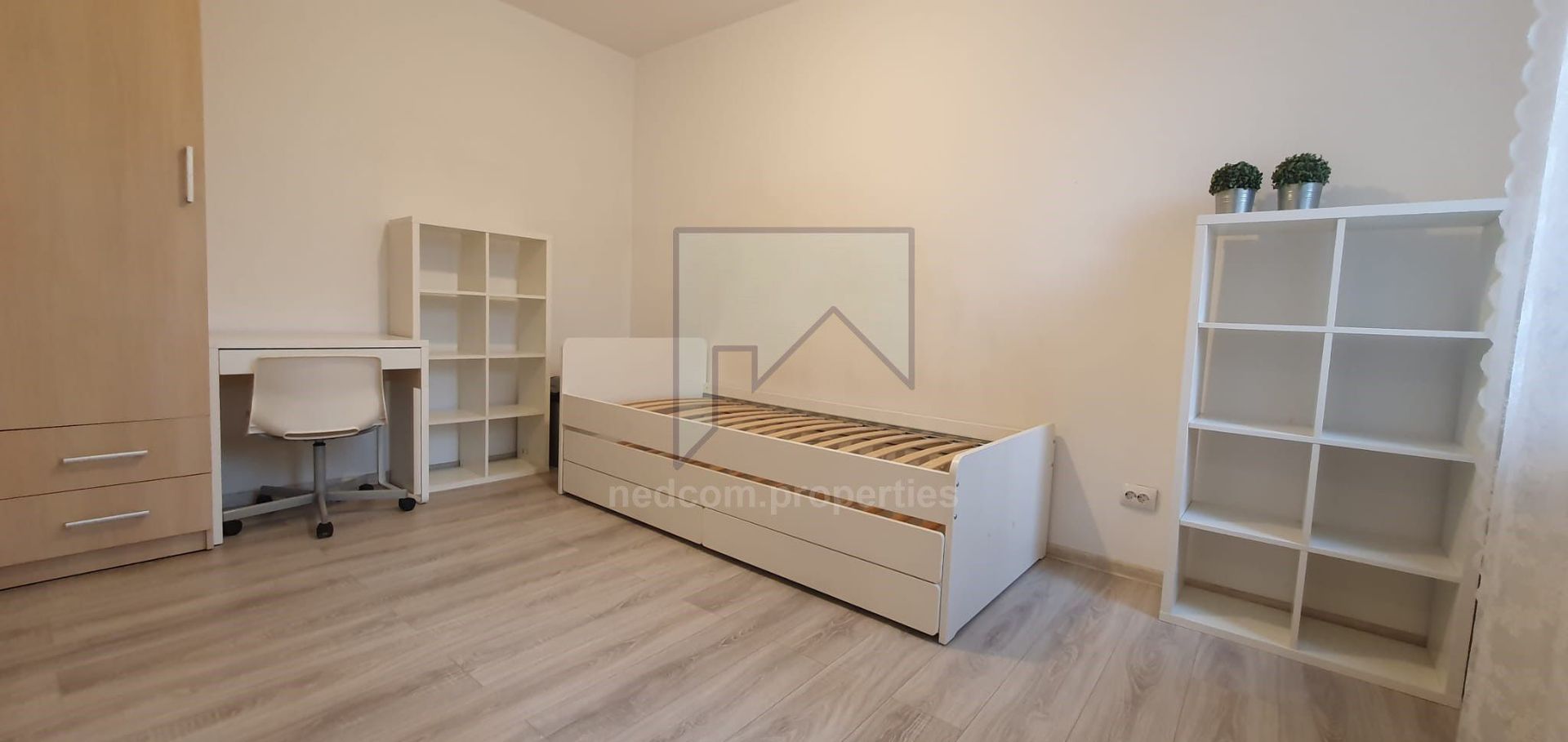 Vanzare apartament 3 camere - Salaj = Parcul Humulesti - Poză 5