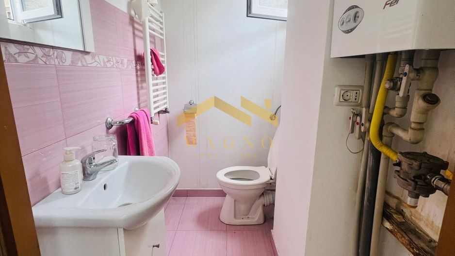 Apartament (pretabil pentru Birou ,Cabinet etc.) de vanzare in centru. - Poză 5