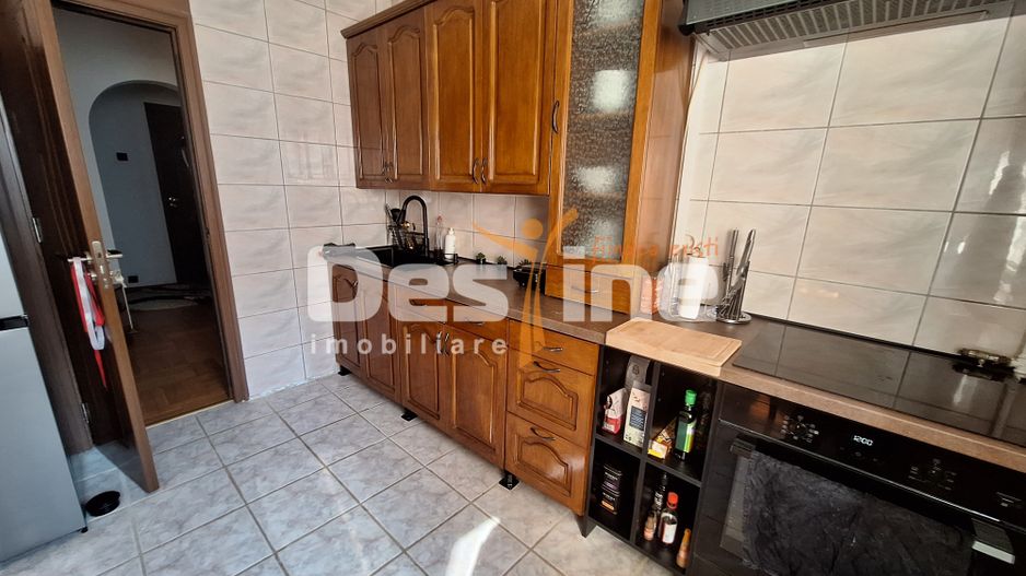 Apartament 3 camere de închiriat | Nerva Traian – Bd. Unirii | Parcare - Poză 10