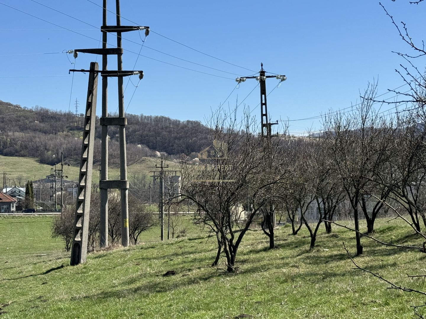 TEREN INTRAVILAN 2800MP CAMPULUNG ZONA PESCAREASA - Poză 2